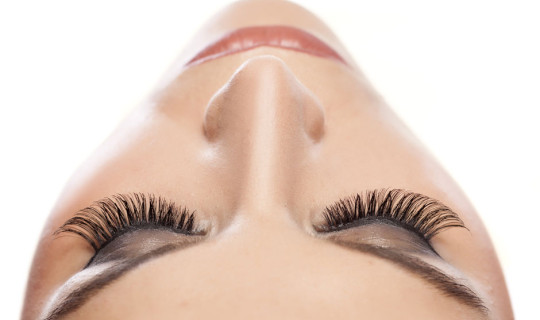 5 Reasons to Try Eyelash Extensions